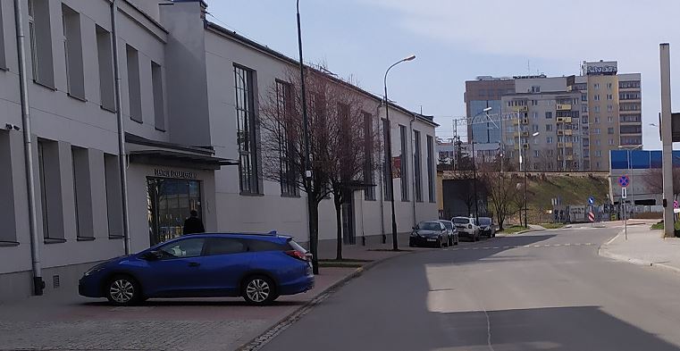 Mieszkańcy Krakowa chcą parkować na ulicy Lipowej na Zabłociu