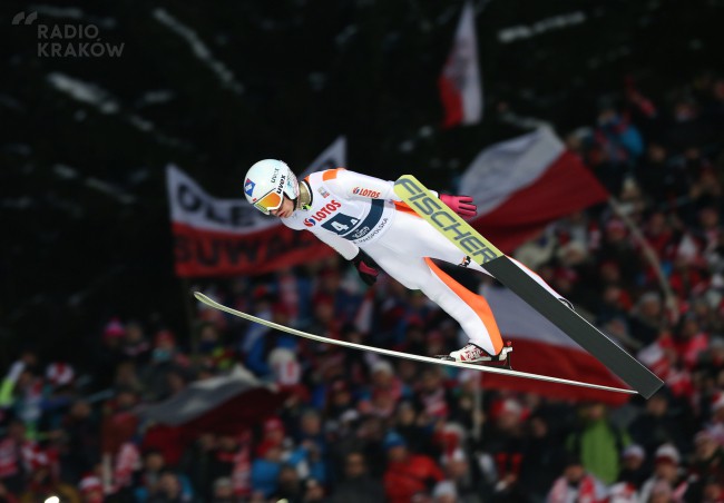 Kamil Stoch podczas konkursu drużynowego Pucharu Świata w skokach narciarskich na Wielkiej Krokwi w Zakopanem, 23.01.PAP/Grzegorz Momot