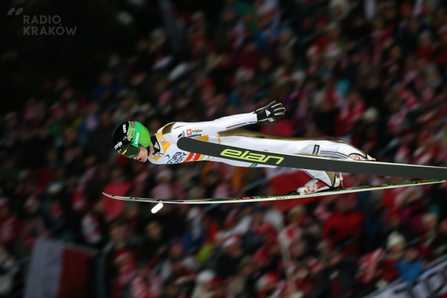 Zakopane, 24.01.2016. Słoweniec Peter Prevc w 1 serii indywidualnego konkursu Pucharu Świata w skokach narciarskich na Wielkiej Krokwi, PAP/Grzegorz Momot