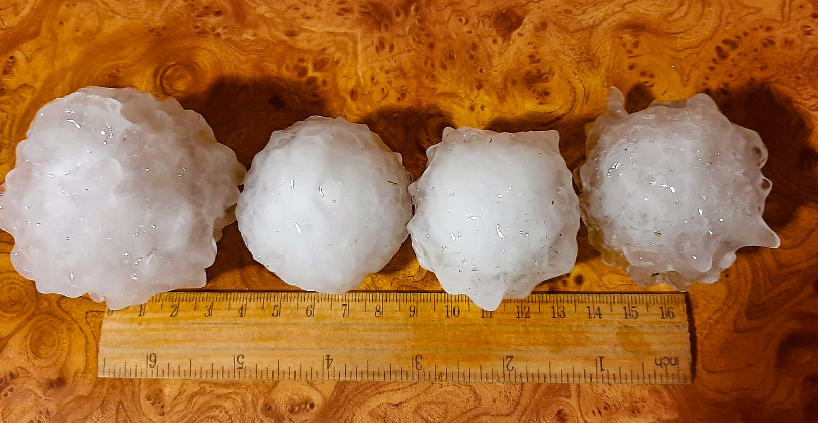 Grad, który spadł w Brzanej, gmina Bobowa. / fot: Rafał Gajczewski