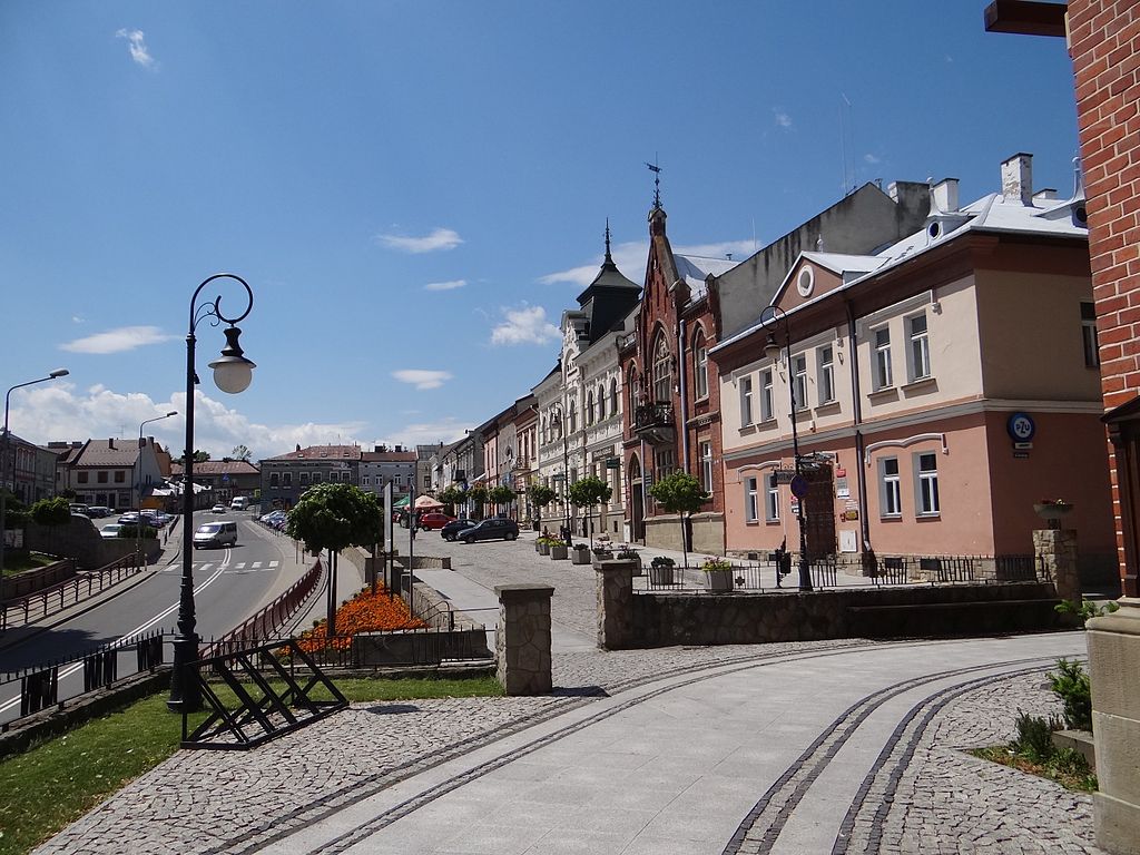 Rynek w Grybowie ( fot. Jerzy Opioła/Wikidia)