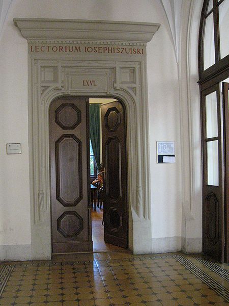 Sala nr 56 w Collegium Novum Uniwersytetu Jagiellońskiego (fot. Celine/Wikipedia)a