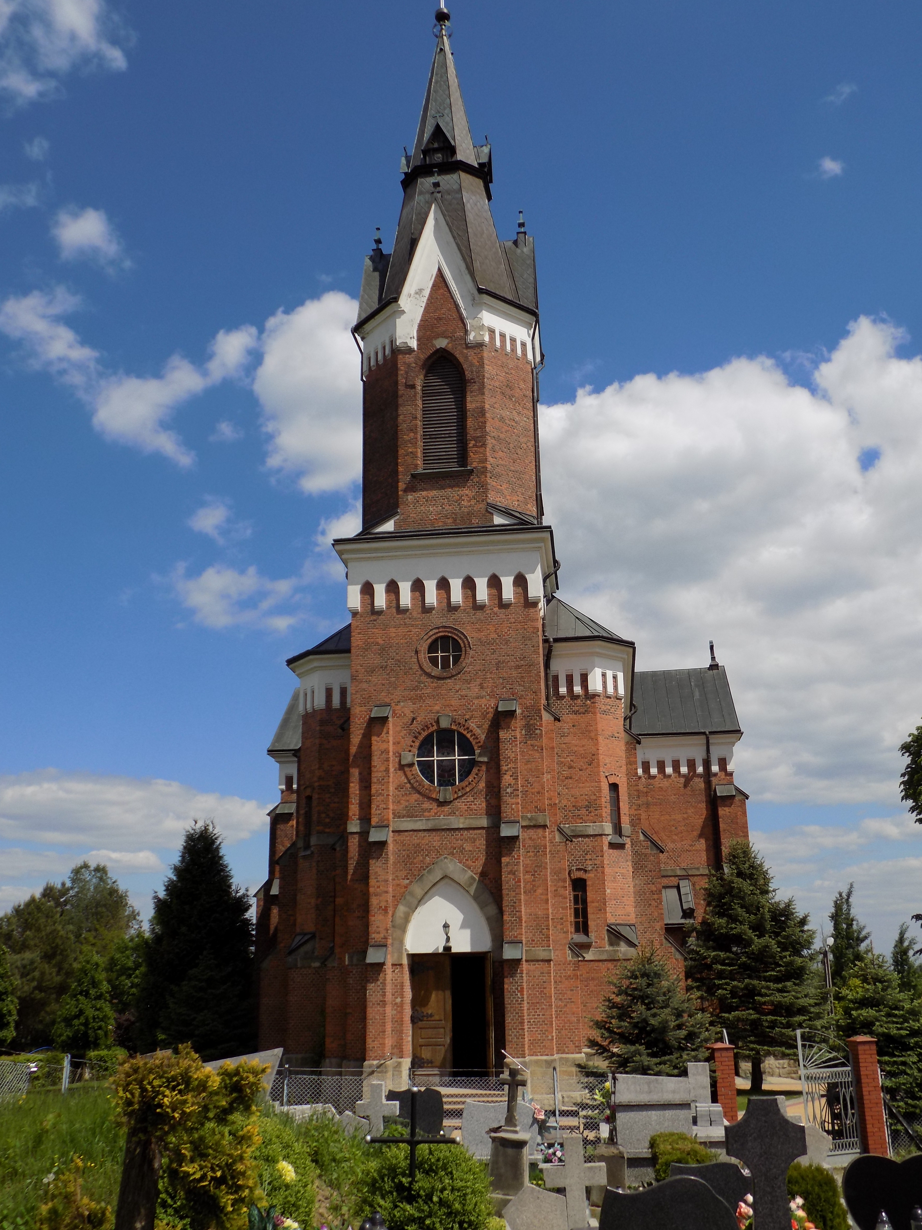 Kościół p.w. św. Katarzyny w Turzy, konsekrowany w 1928 r. przez biskupa tarnowskiego Leona Wałęgę   ( fot. Andrzej Piecuch)