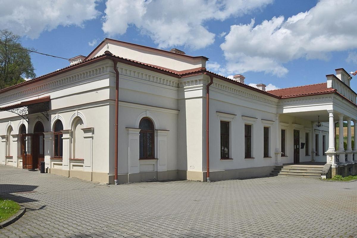 Centrum Paderewskiego W Kąśnej Dolnej Centrum Paderewskiego w Kąśnej Dolnej będzie mogło nadal liczyć na