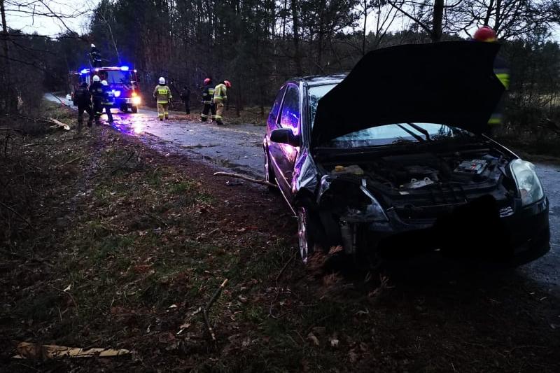 Groźne zdarzenie w Nowej Jastrząbce. / fot: PSP Tarnów