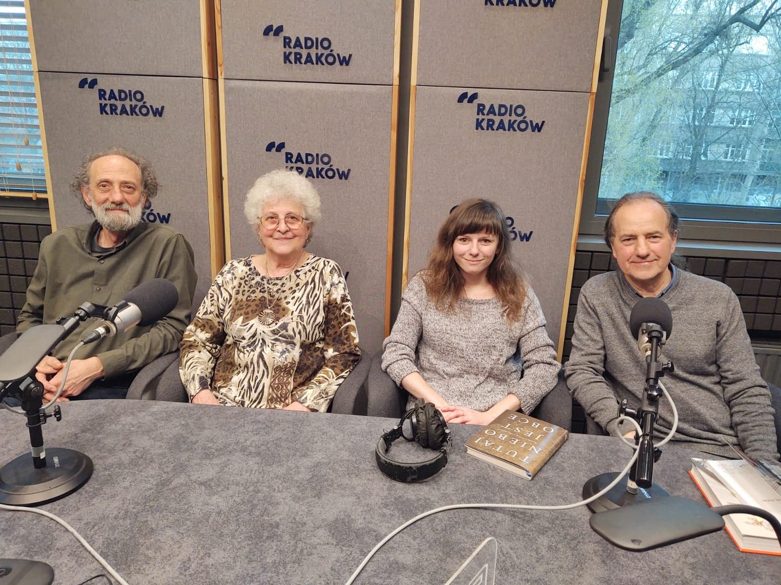 Goście programy. Od lewej: Andrzej Róg, prof. Elżbieta Kuta, Ewa Landowska, Stefan Błaszczyński