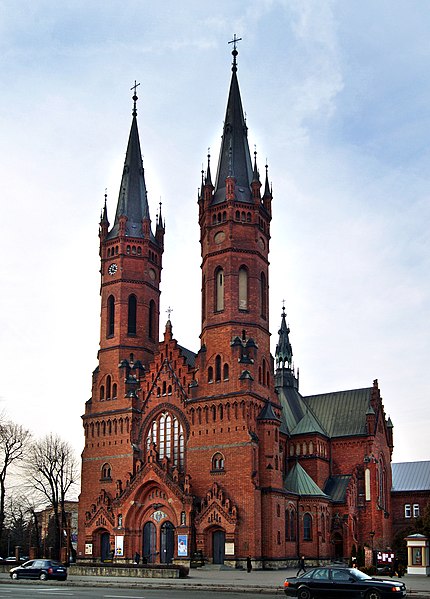 Kościół Świętej Rodziny w Tarnowie (fot. Zygmunt Put/Wikipedia)