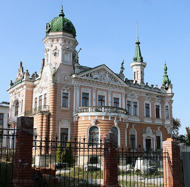 Willa prof. E. Dunikowskiego we Lwowie przy ul. Mochnackiego (po 1945 ul. Drahomanowa) 42, obecnie siedziba Muzeum Sztuki Ukraińskiej (fot. Russianname/Wikipedia) 