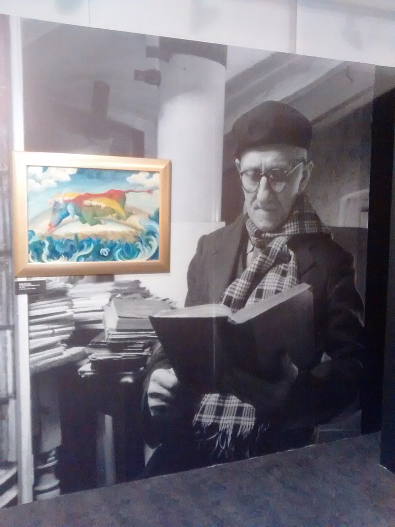 Fragment wystawy stałej „Wokół mistrzów Grupy Janowskiej” w Dziale Etnologii Miasta Muzeum Historii Katowic przy ul. Rymarskiej 4 w dzielnicy Nikiszowiec z wizerunkiem Teofila Ociepki (fot. Michał Bulsa)