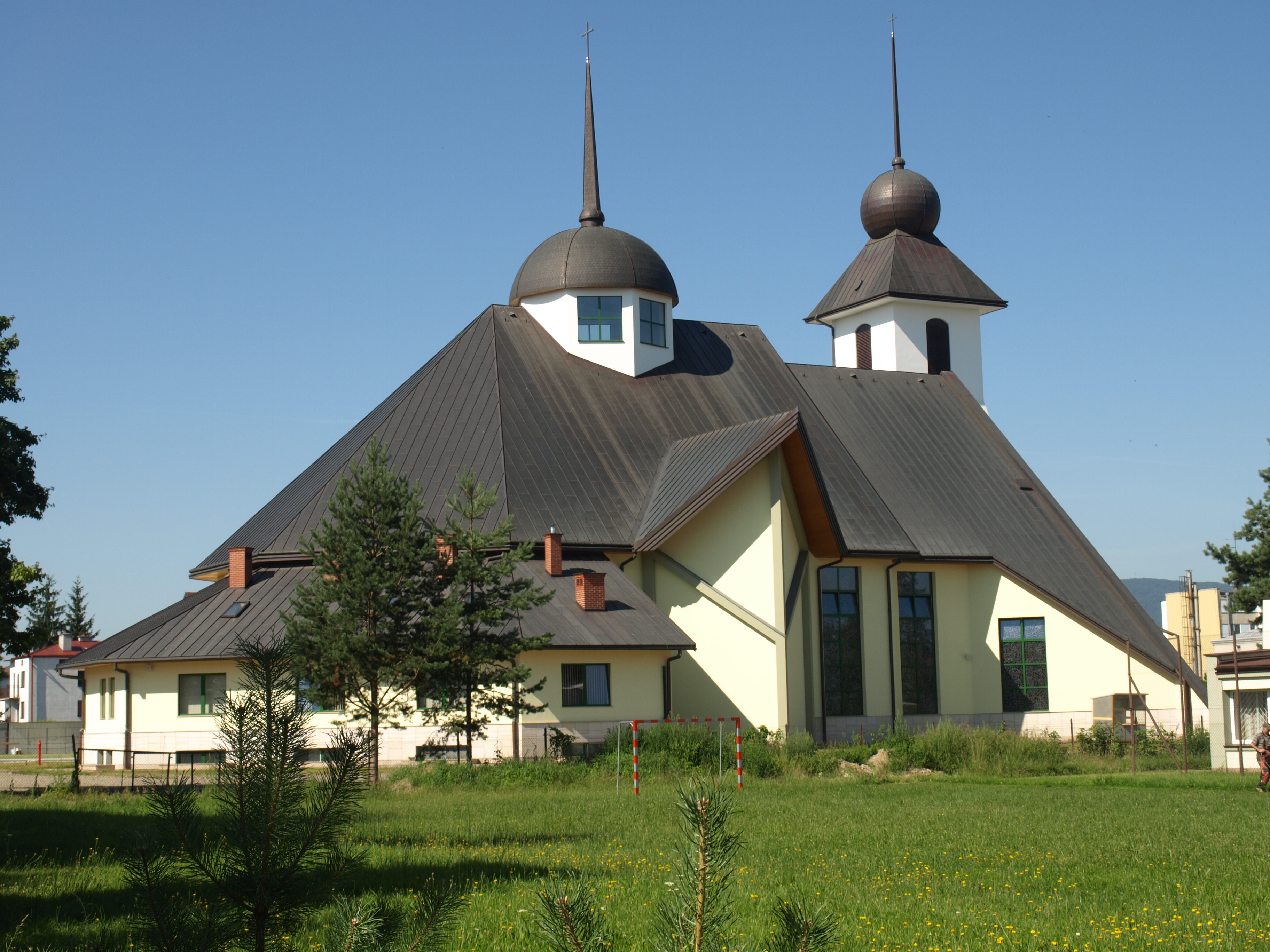 Kościoł pw. św. Jadwigi Królowej (fot. Andrzej Piecuch)