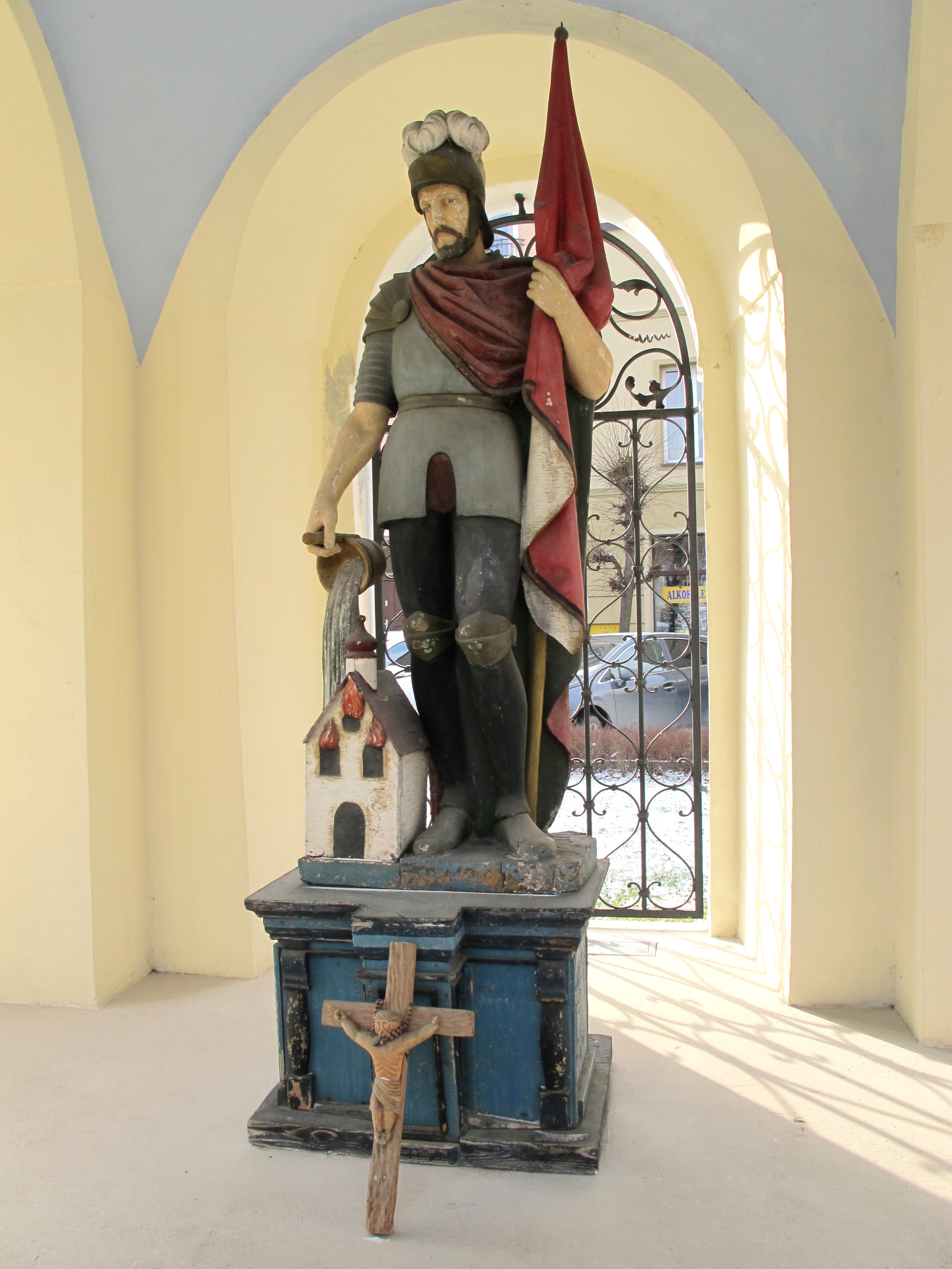 Św. Florian w kapliczce na muszyńskim Rynku (fot. Barbara Rucka)