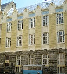 Przedwojenna siedziba Akademii Handlu Zagranicznego we Lwowie, obecnie w budynku mieści się Lwowska Narodowa Akademia Muzyczna – widok współczesny (fot. User:A-1/Wikipedia) 
