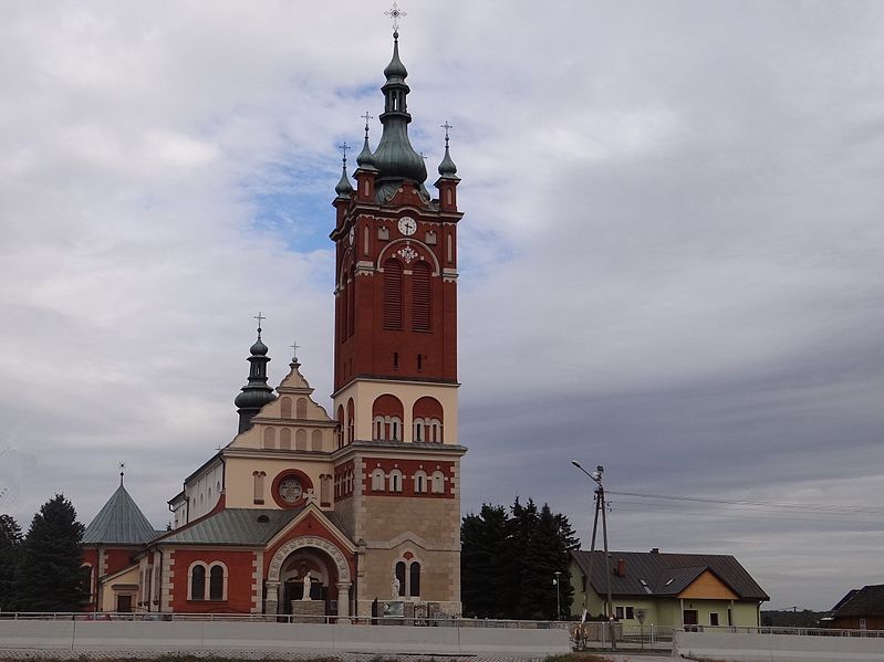 Kościół w Borzęcinie Górnym (fot. Jerzy Opioła/Wikipedia)