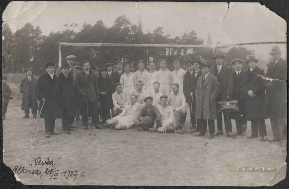1927 - Dużyna piłkarska i działacze TS ,,Vesta