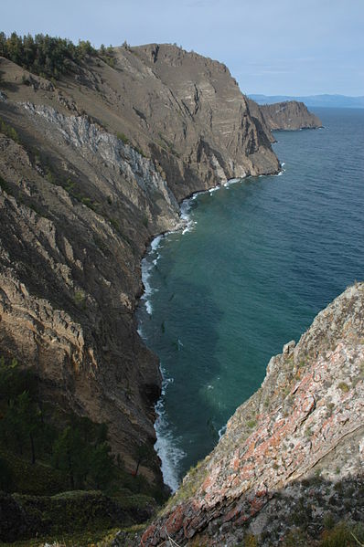Jezioro Bajkał ( fot. Jason Roger/Wikipedia)