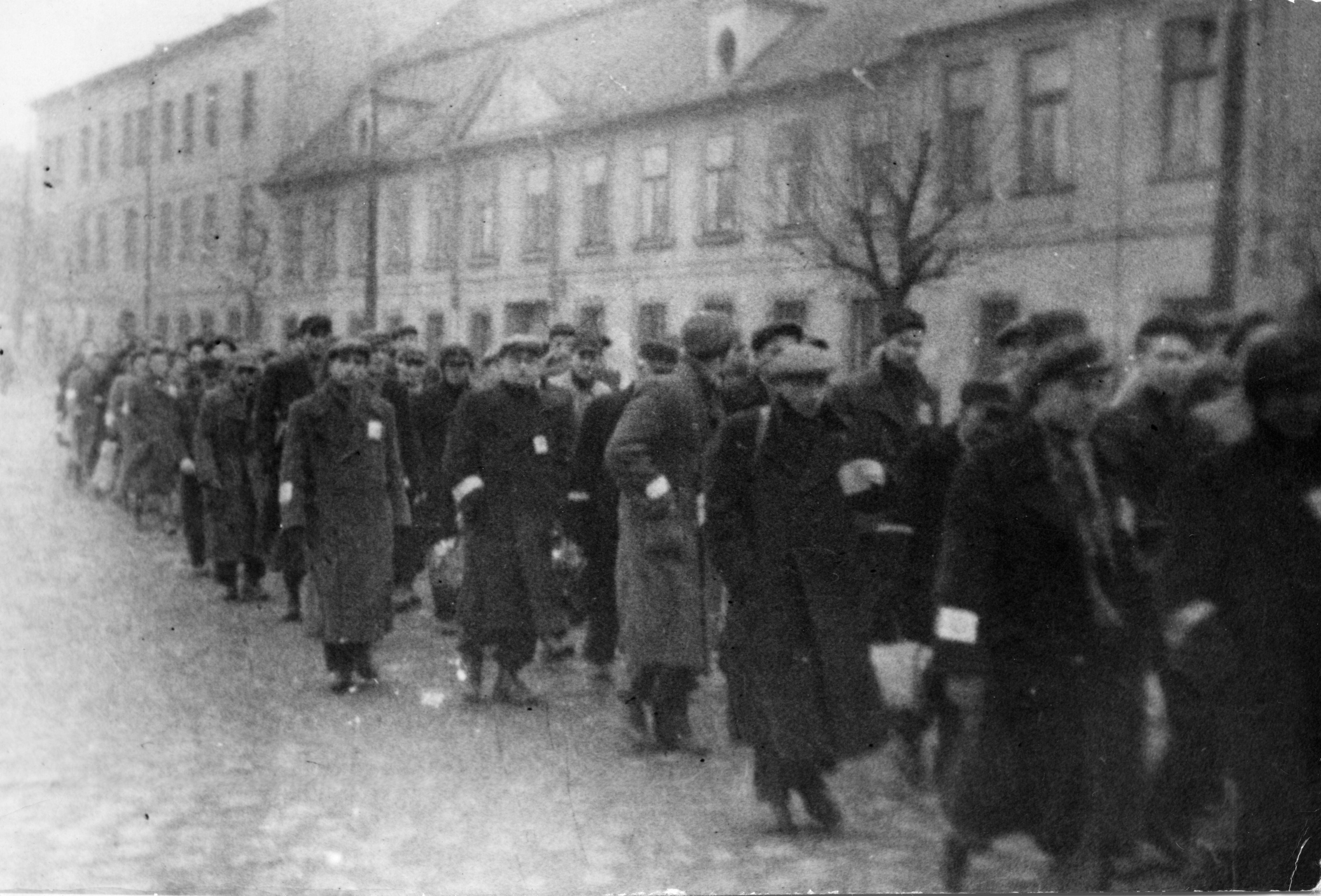 Kraków, marzec 1943.Likwidacja getta, przemarsz do obozu w Płaszowie/ AIPN