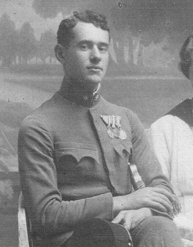Syn Henryk  jeszcze w mundurze ppor. austriackiego 20 pp.  (przełom roku 1917- 1918) -  fot. archiwum rodzinne
