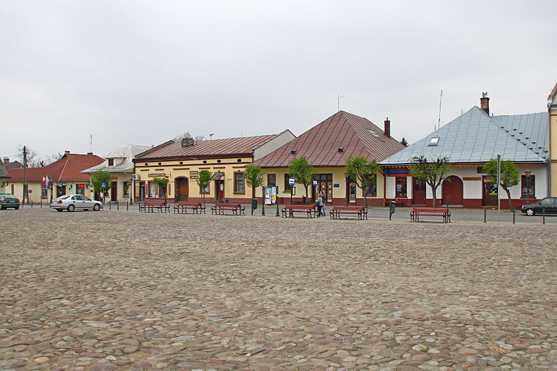 Rynek w Starym Sączu (fot. Pankrzystoff/Wikipedia)