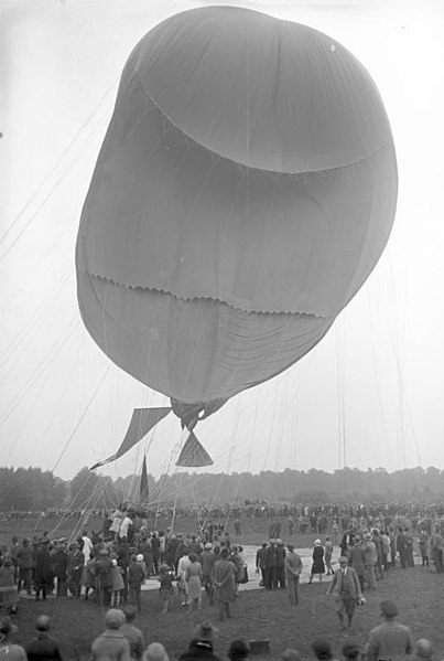 Start balonu „FNRS” w Augsburgu, 27 maja 1931 ( fot. german federal Archives/Wikipedia)
