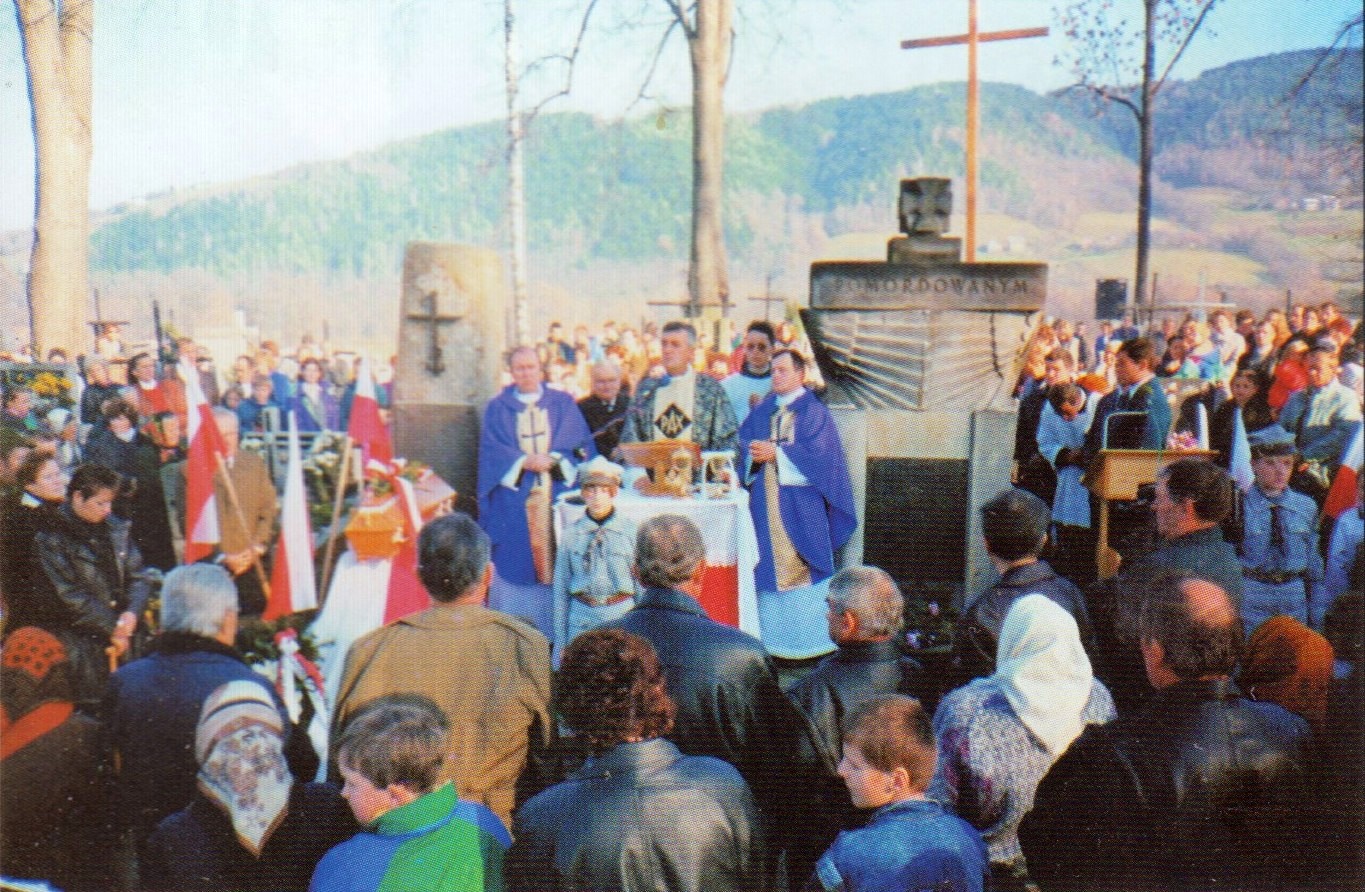 Pogrzeb na cmentarzu w Nawojowej, w Święto Niepodległości 11 XI 1997