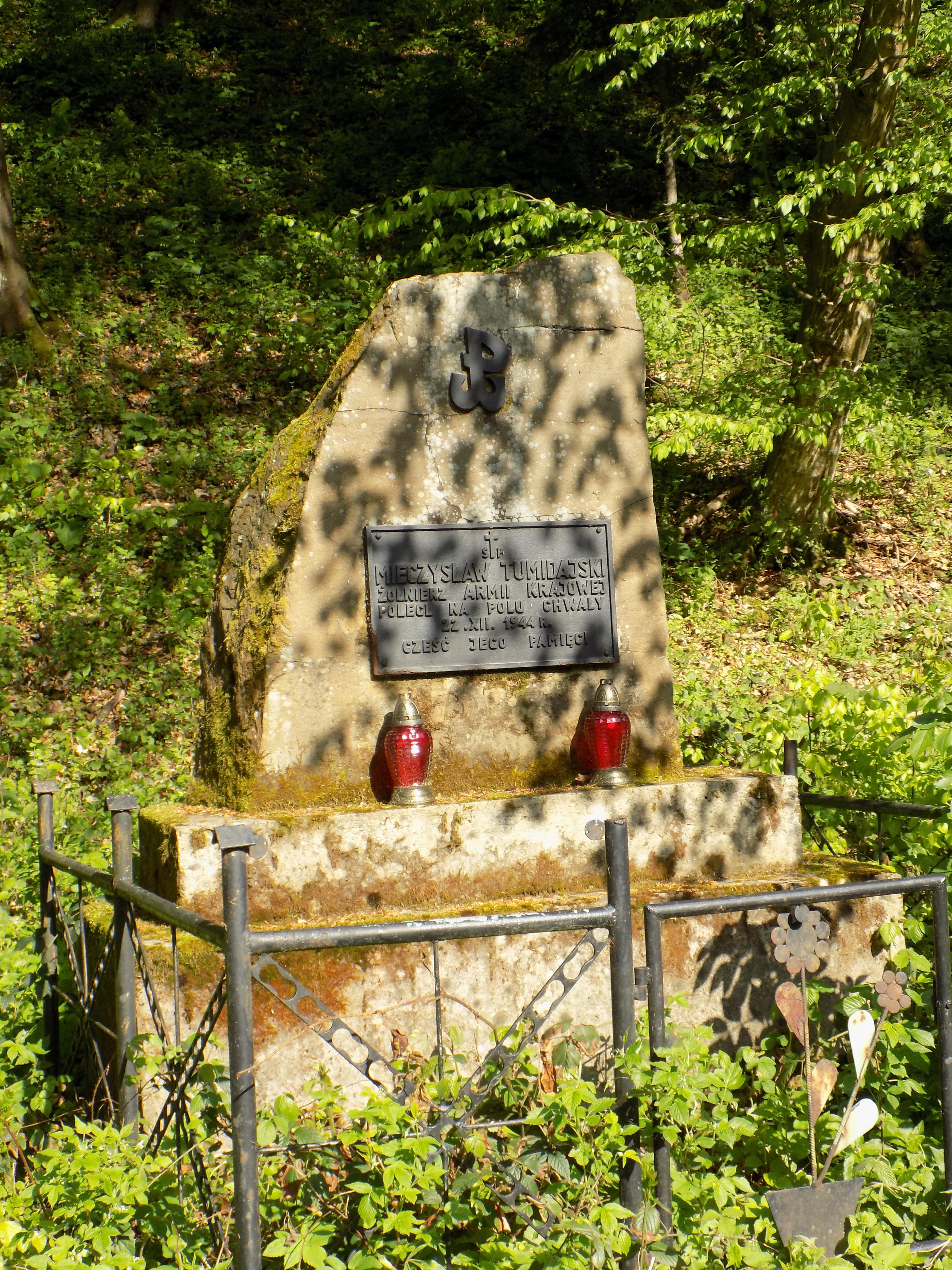 Pomnik M. Tumidajskiego ustawiony w miejscu śmierci w Bielance (fot. Andrzej Piecuch)