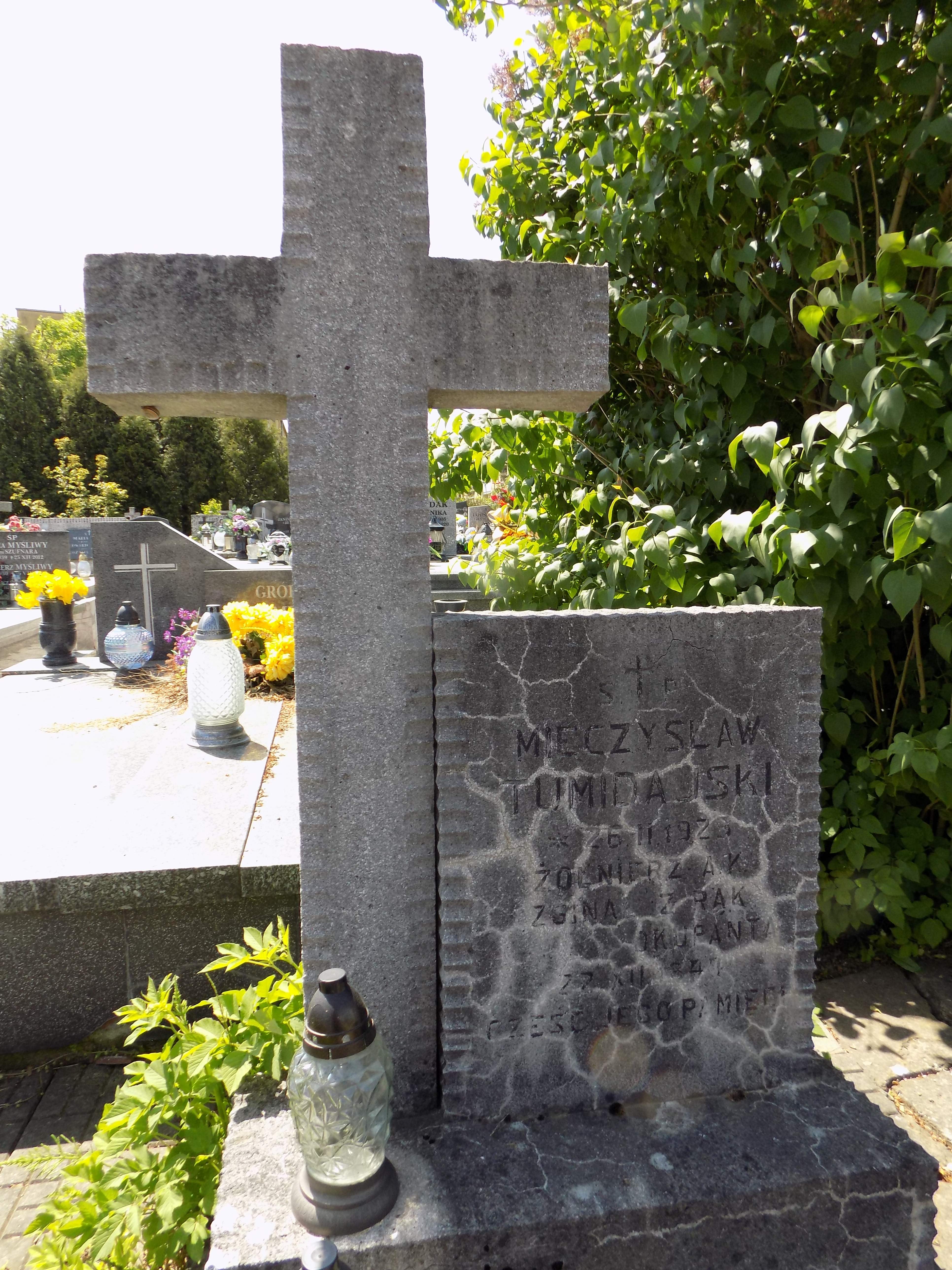 Nagrobek M. Tumidajskiego na cmentarzu parafialnym w Gorlicach (fot. Andrzej Piecuch)