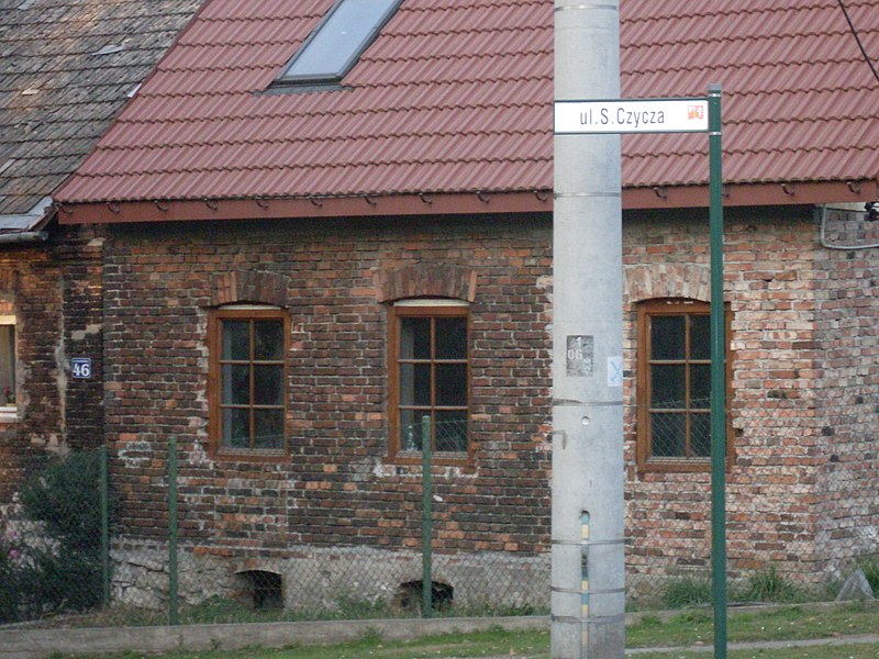Rodzinny dom Stanisława Czycza w Nawojowej Górze – Gwoźdźcu ( fot. Premia/Wikipedia)