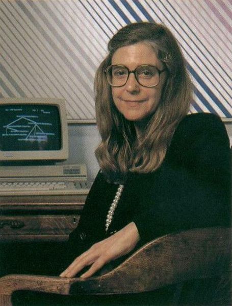 Margaret Hamilton  (Oficjalne zdjęcie  NASA 1989/Wikipedia). 