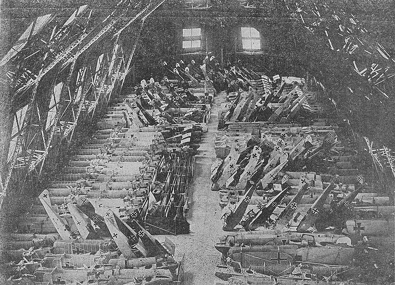 Polska flota powietrzna w Ławicy (1922) - fot. Wikipedia
