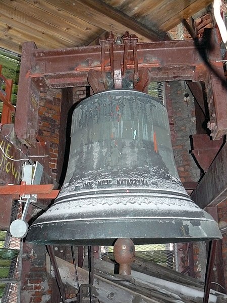 Dzwon wykonała Pracownia Ludwisarska Jan Felczyński w 1964 dla kościoła w Grybowie (fot. Zalasem1/Wikipedia)