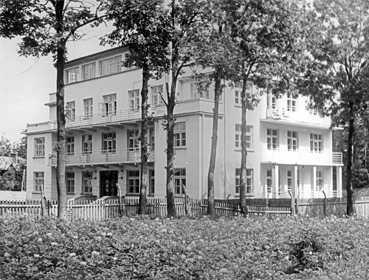 fot. 1. H. Jost, Palace, 1944 r./ mat.prasowe MT