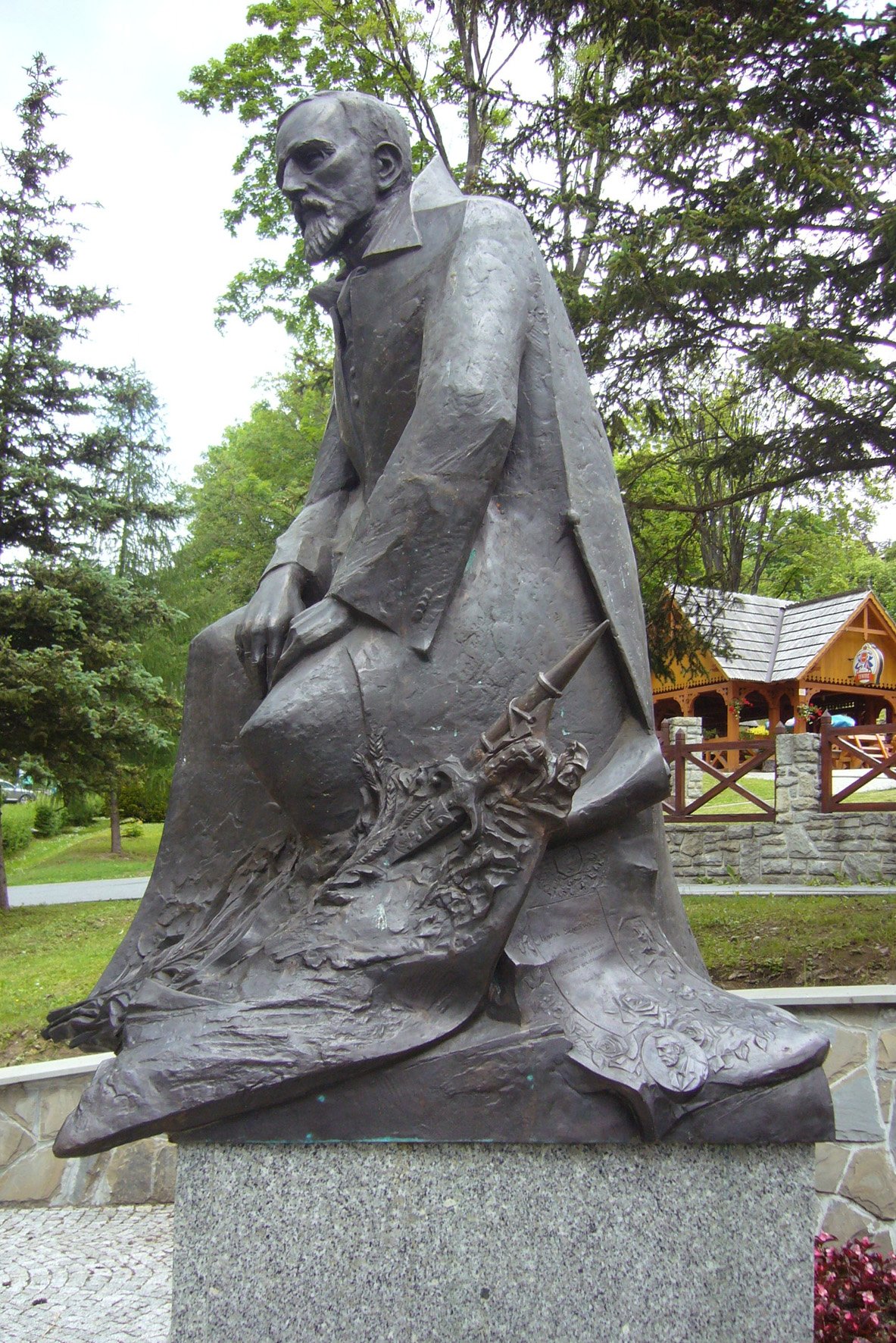 Szczawnica. Pomnik H.Sienkiewicza dłuta Czesława Dźwigaja (fot. Jacek Balcewicz)