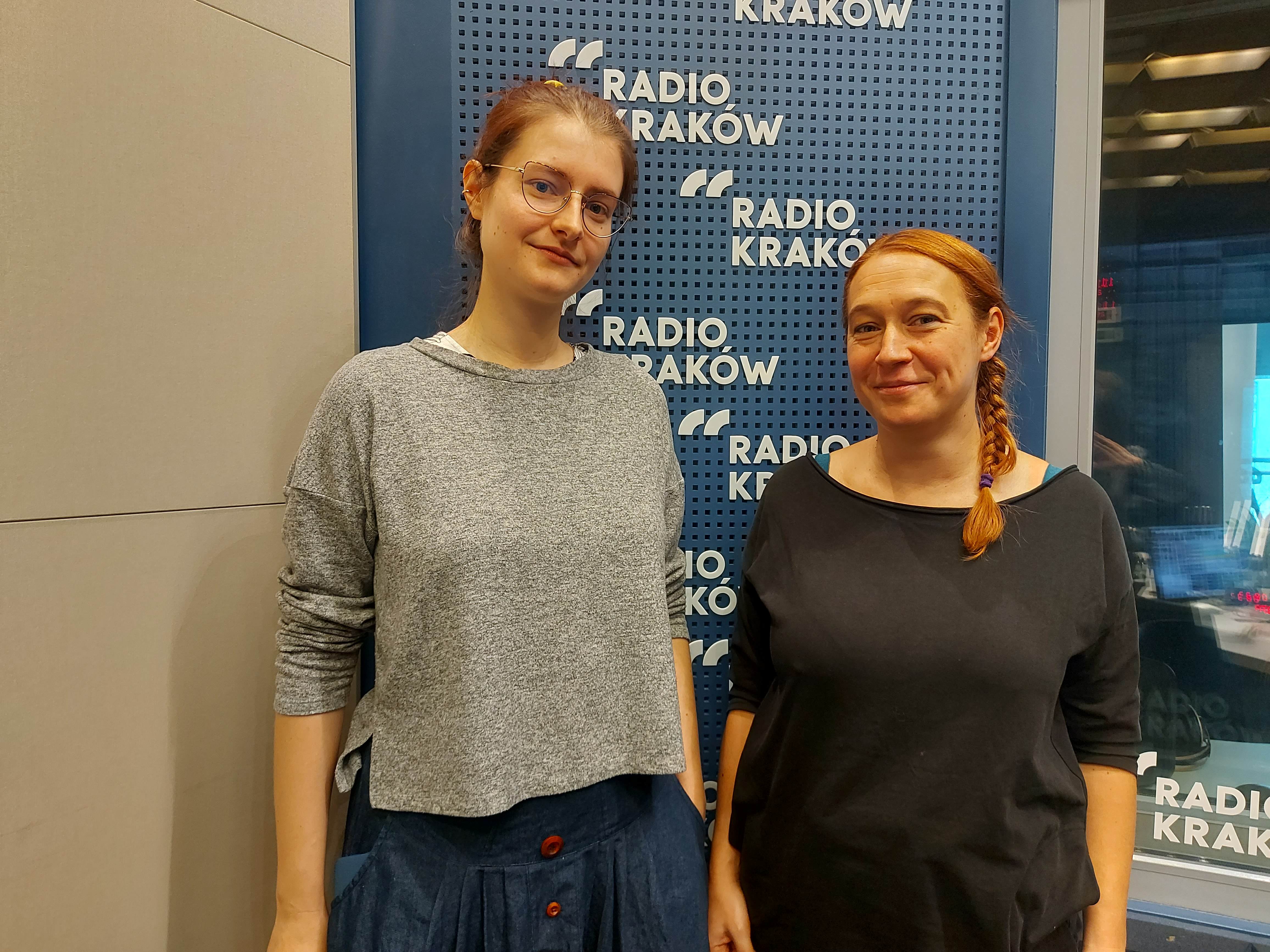 Monika Sobolewska i Magda Żyłka z studiu Radia Kraków, fot. Sylwia Paszkowska