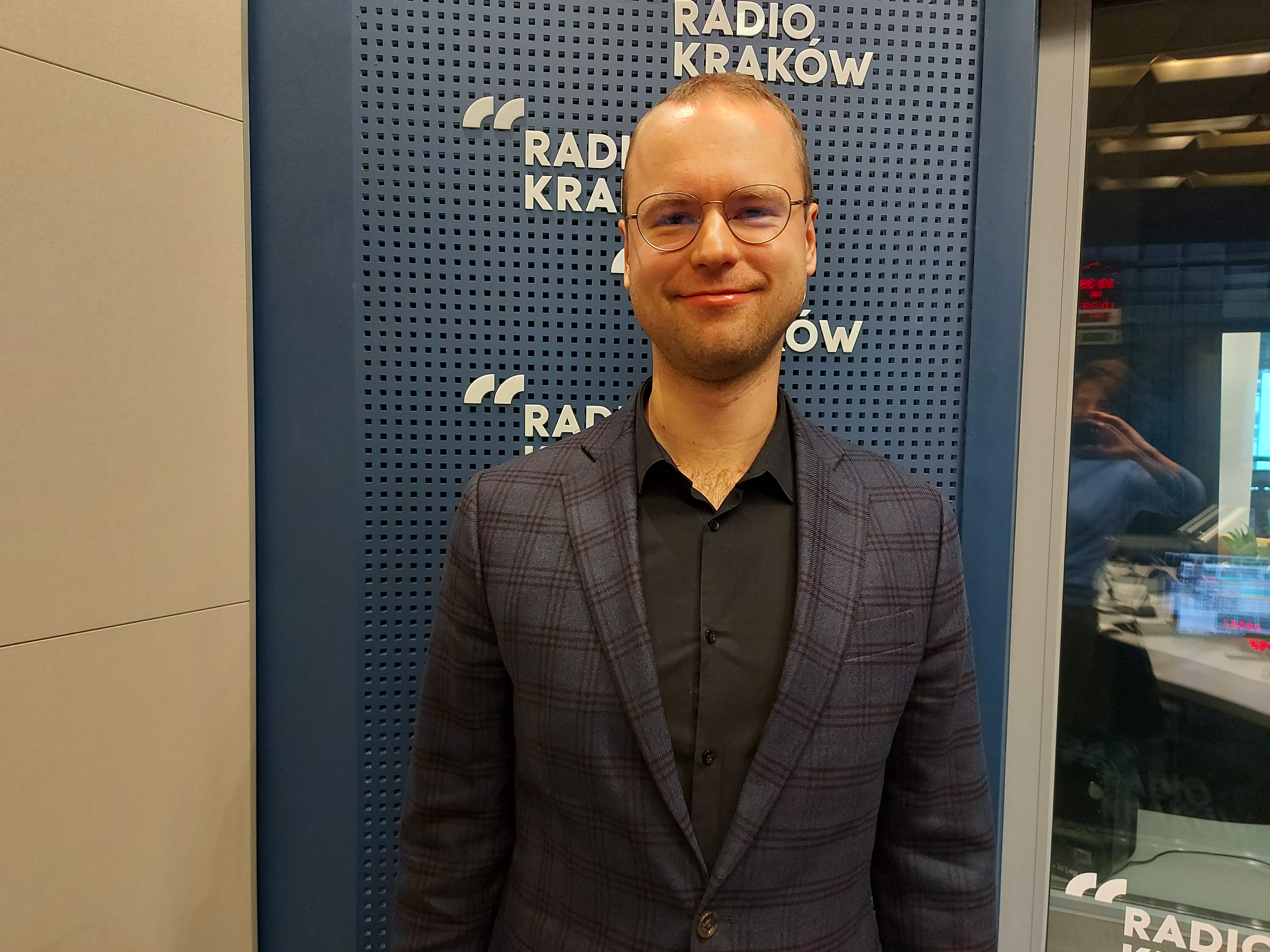 Maciej Wielgosz w studiu Radia Kraków, fot. Sylwia Paszkowska 
