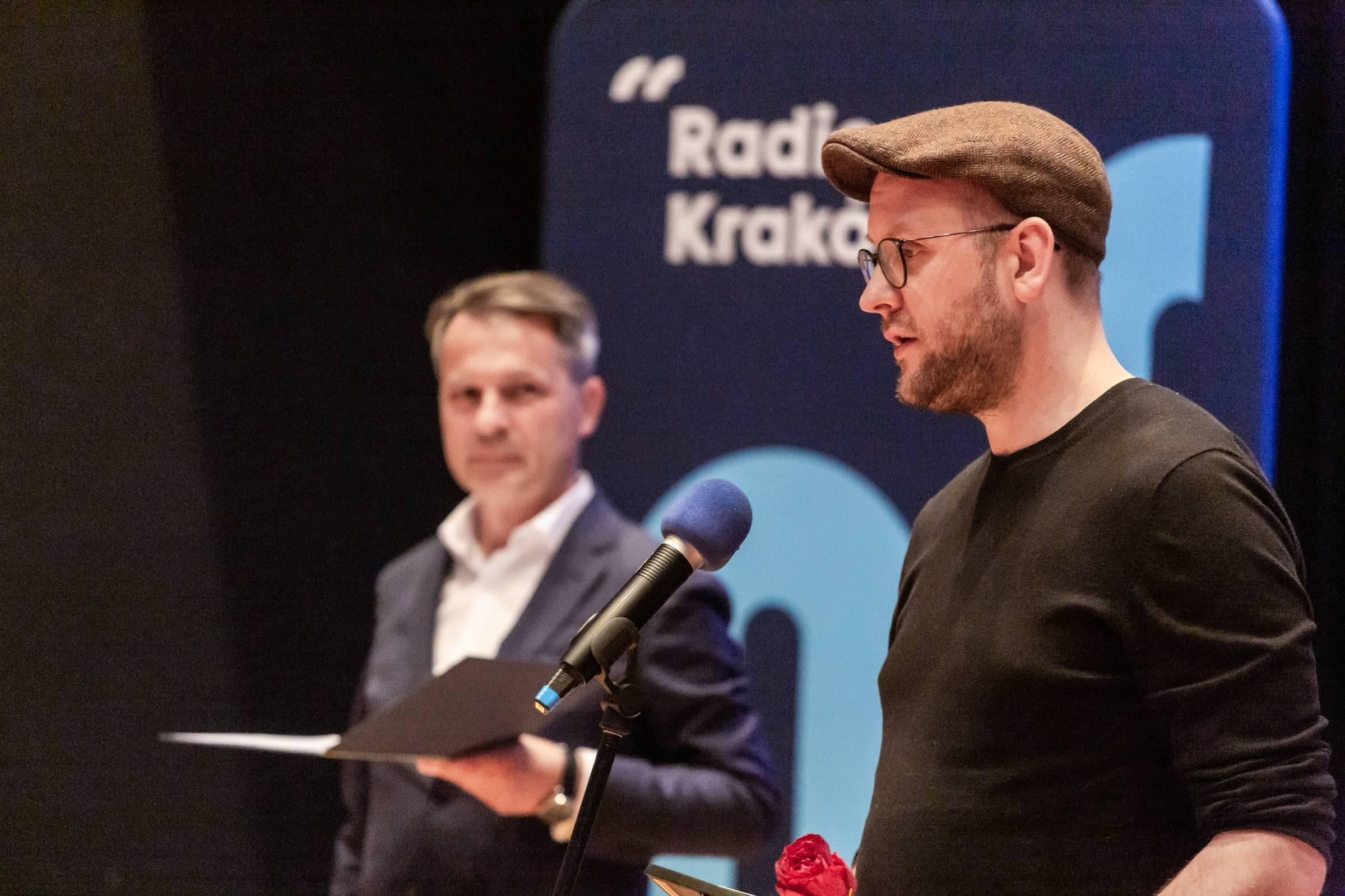 Waldemar Raźniak, dyrektor Narodowego Starego Teatru odbierający Supermarkę Radia Kraków. Fot. M. Lasyk