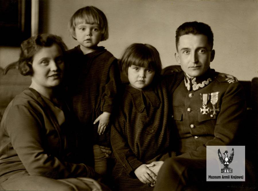 Janina, Maria, Krystyna i Emil Fieldorfowie, 1928  / fot. MAK