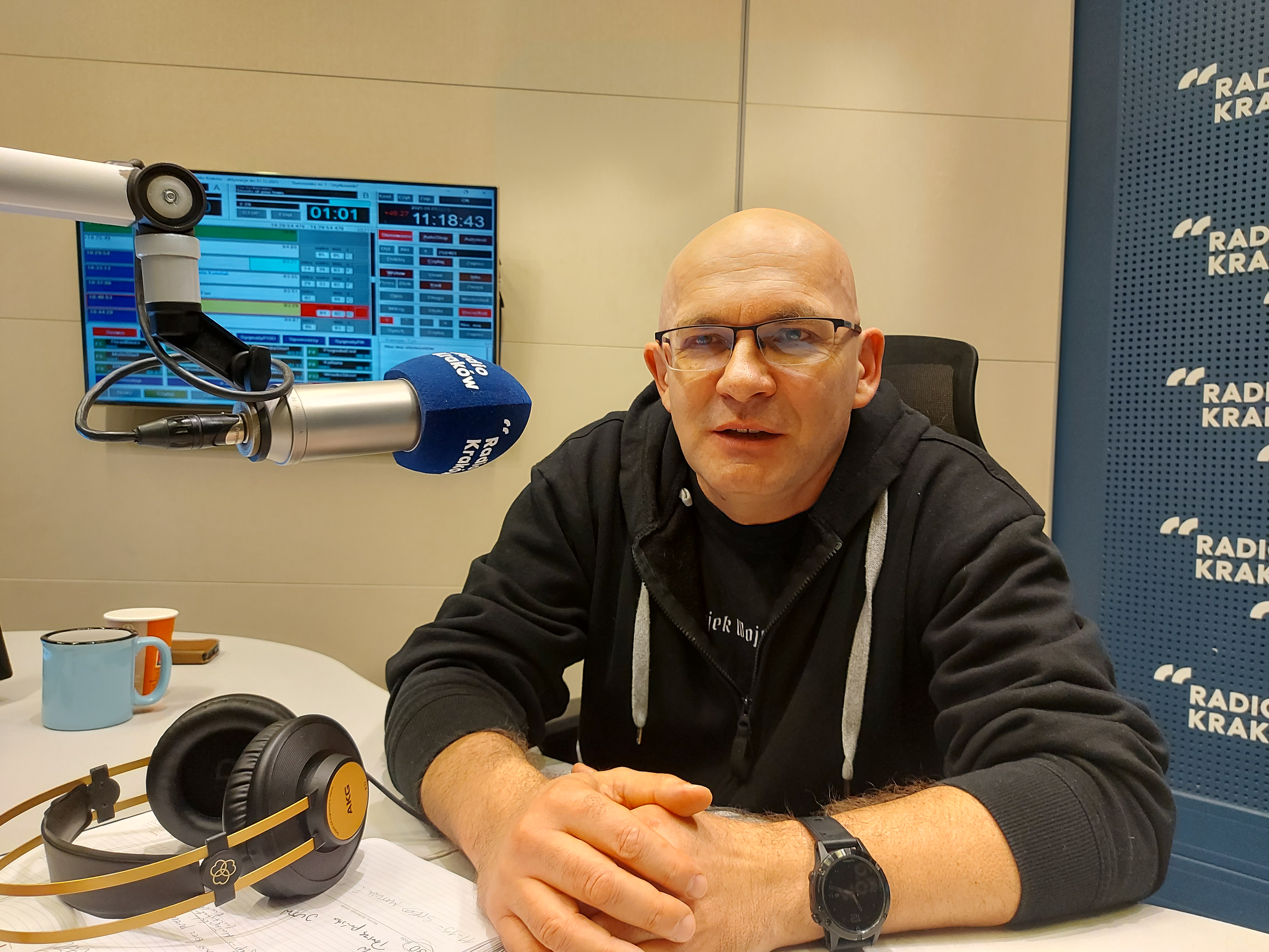 Wojciech Rzehak w studiu Radia Kraków, fot. Sylwia Paszkowska