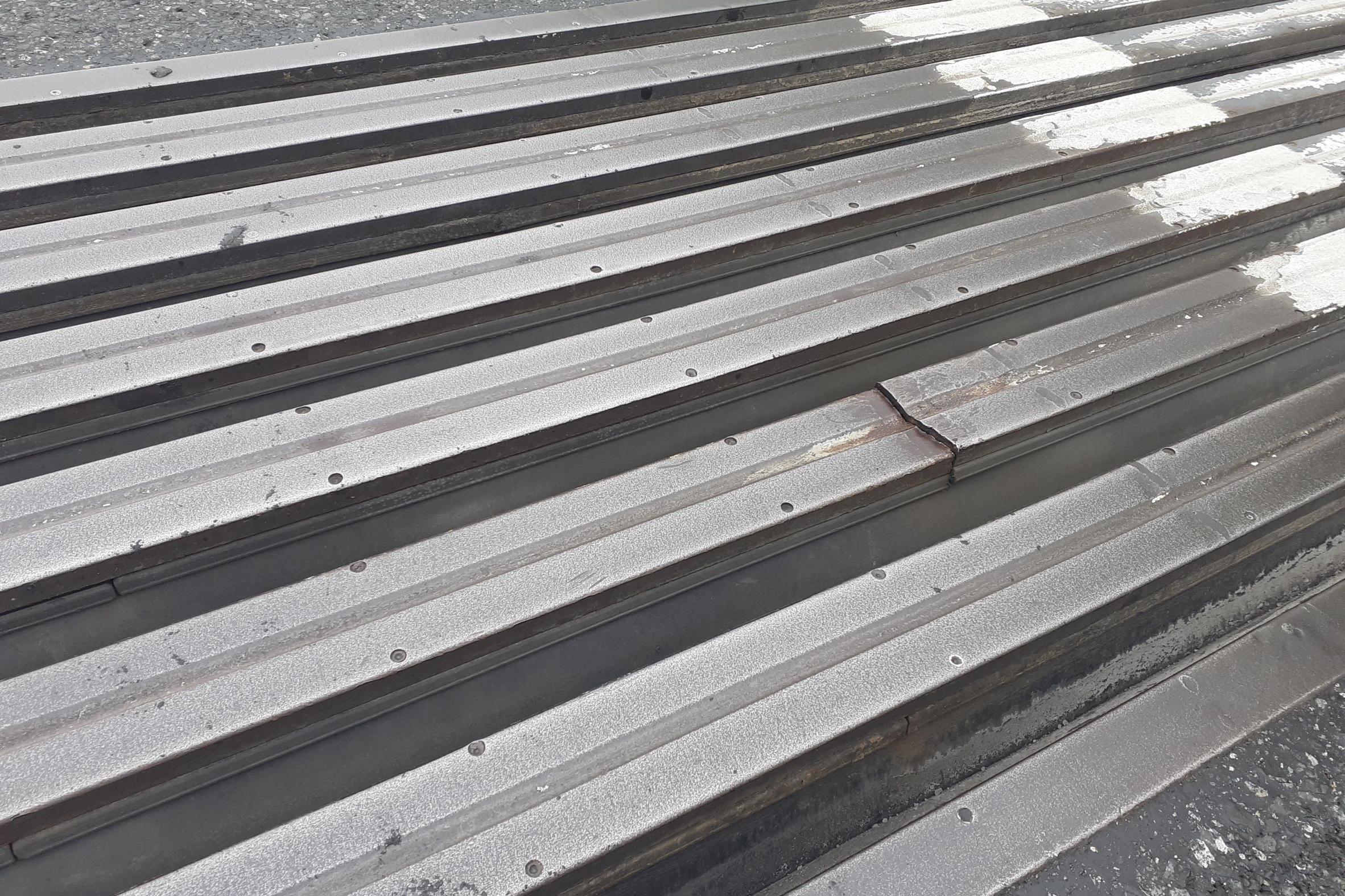 Uszkodzone dylatacje. Fot. mat. prasowe GDDKiA