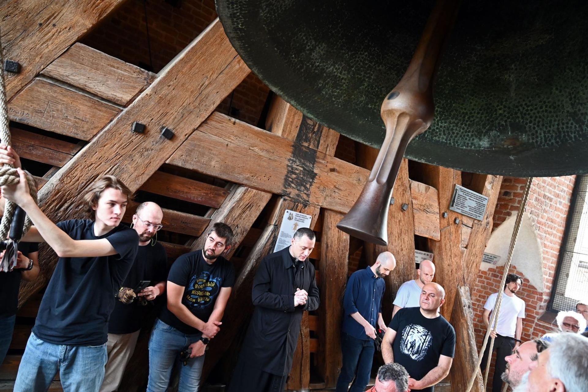 Dzwon Zygmunt upamiętnił papieża Franciszka