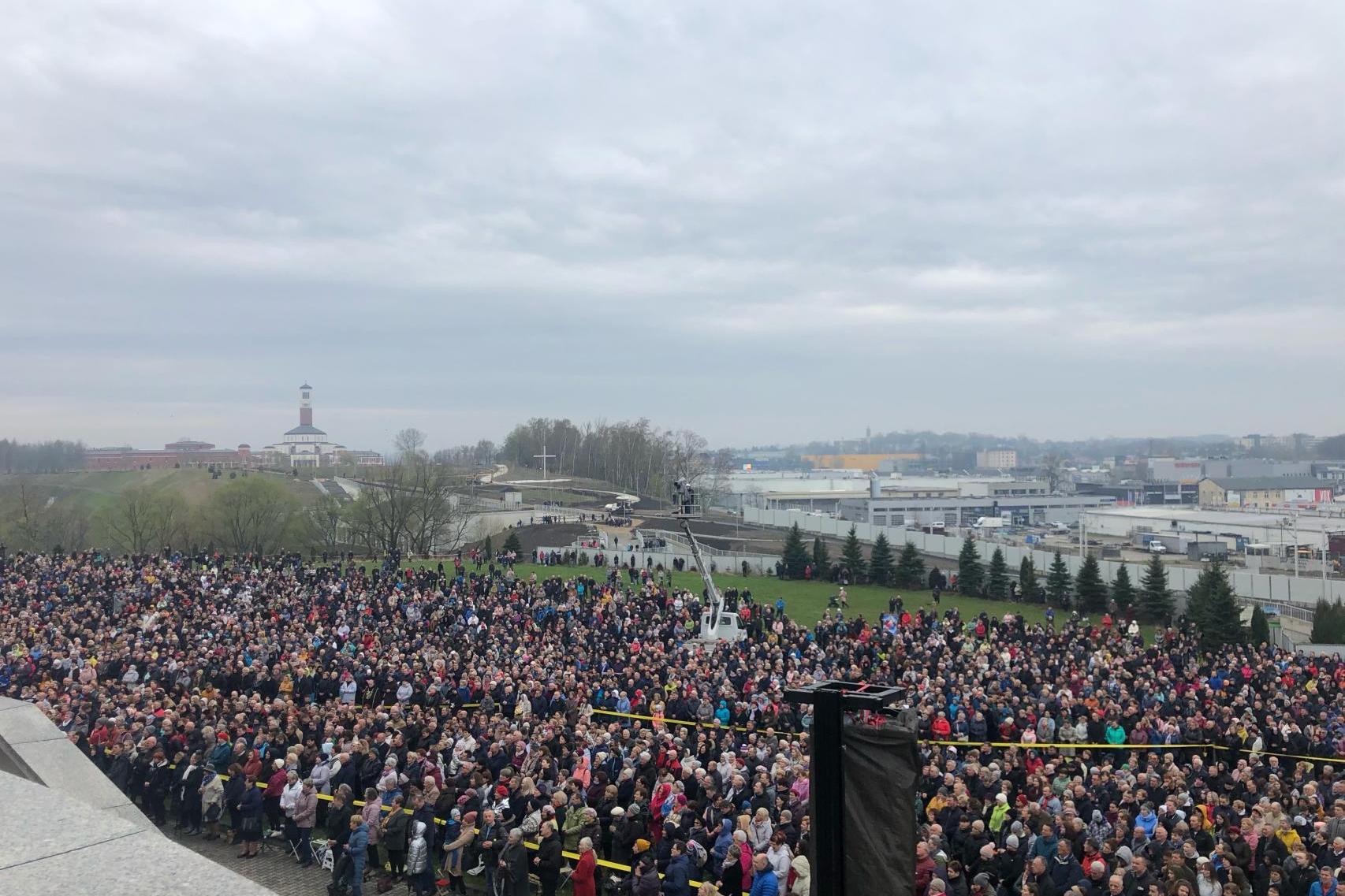 W Sanktuarium Bożego Miłosierdzia modlitwa i transmisja pogrzebu papieża Franciszka