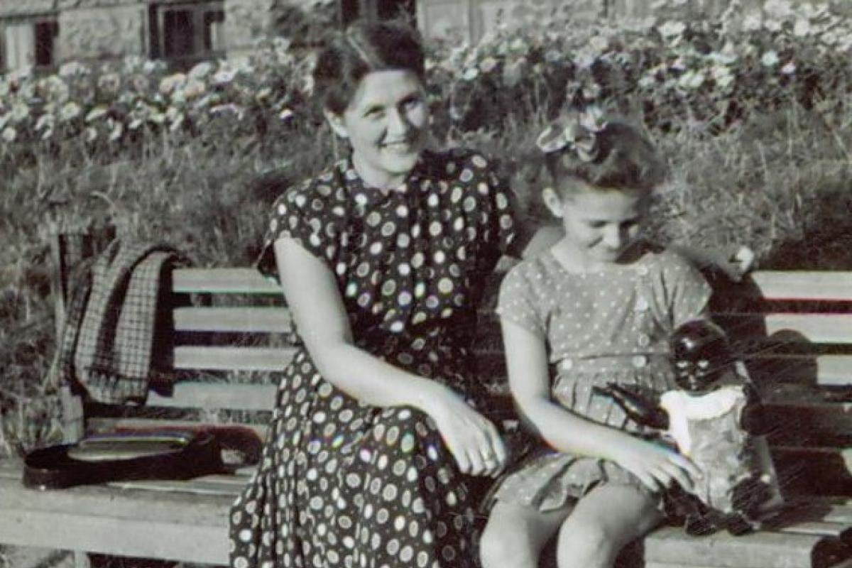 "Bardzo silna więź z mamą była objawem obozowej traumy" ? prof. Elżbieta Kuta