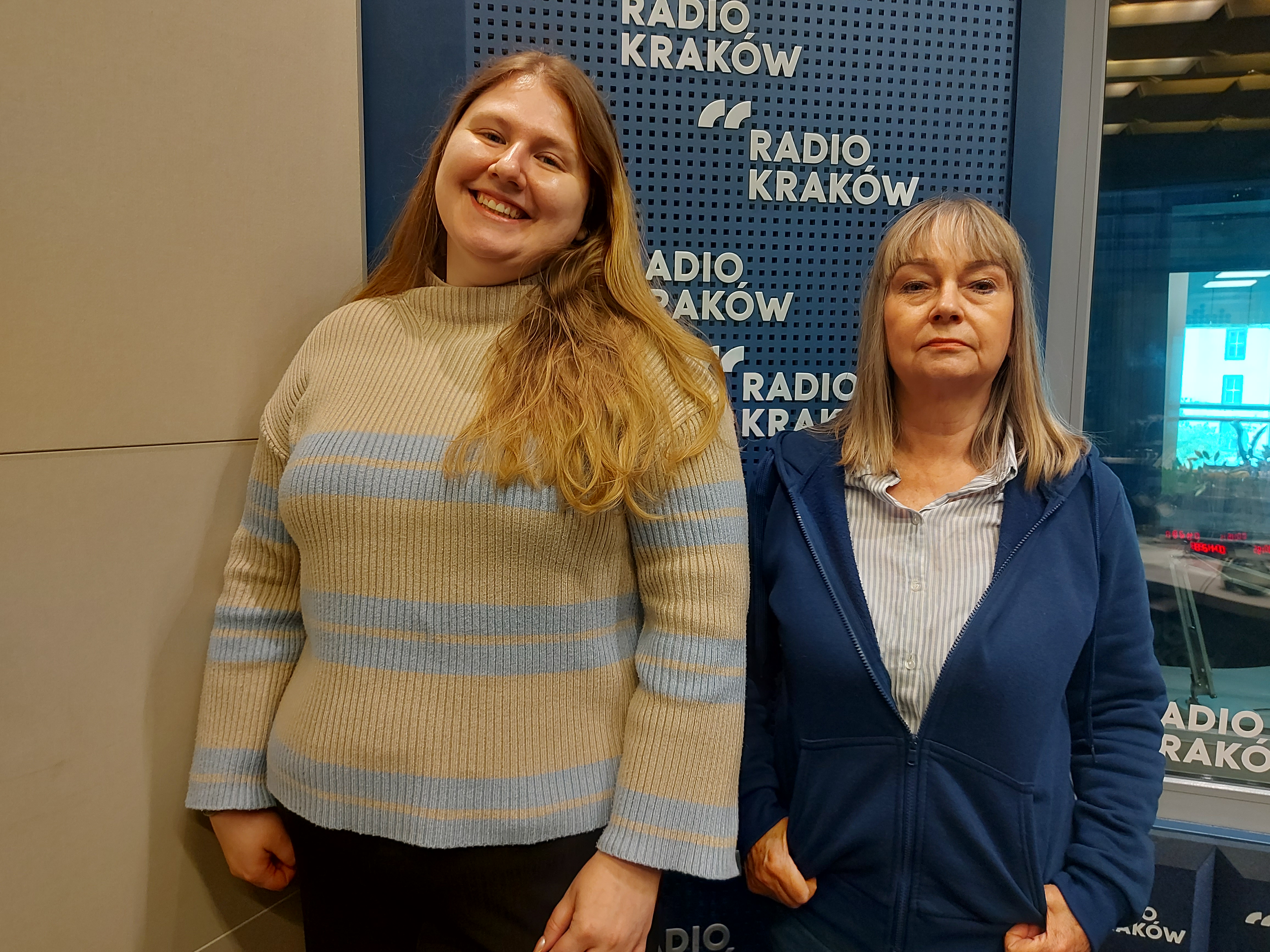 Karolina Magiera-Wróbel i Dorota Trembecka w studiu Radia Kraków, fot. Sylwia Paszkowska 