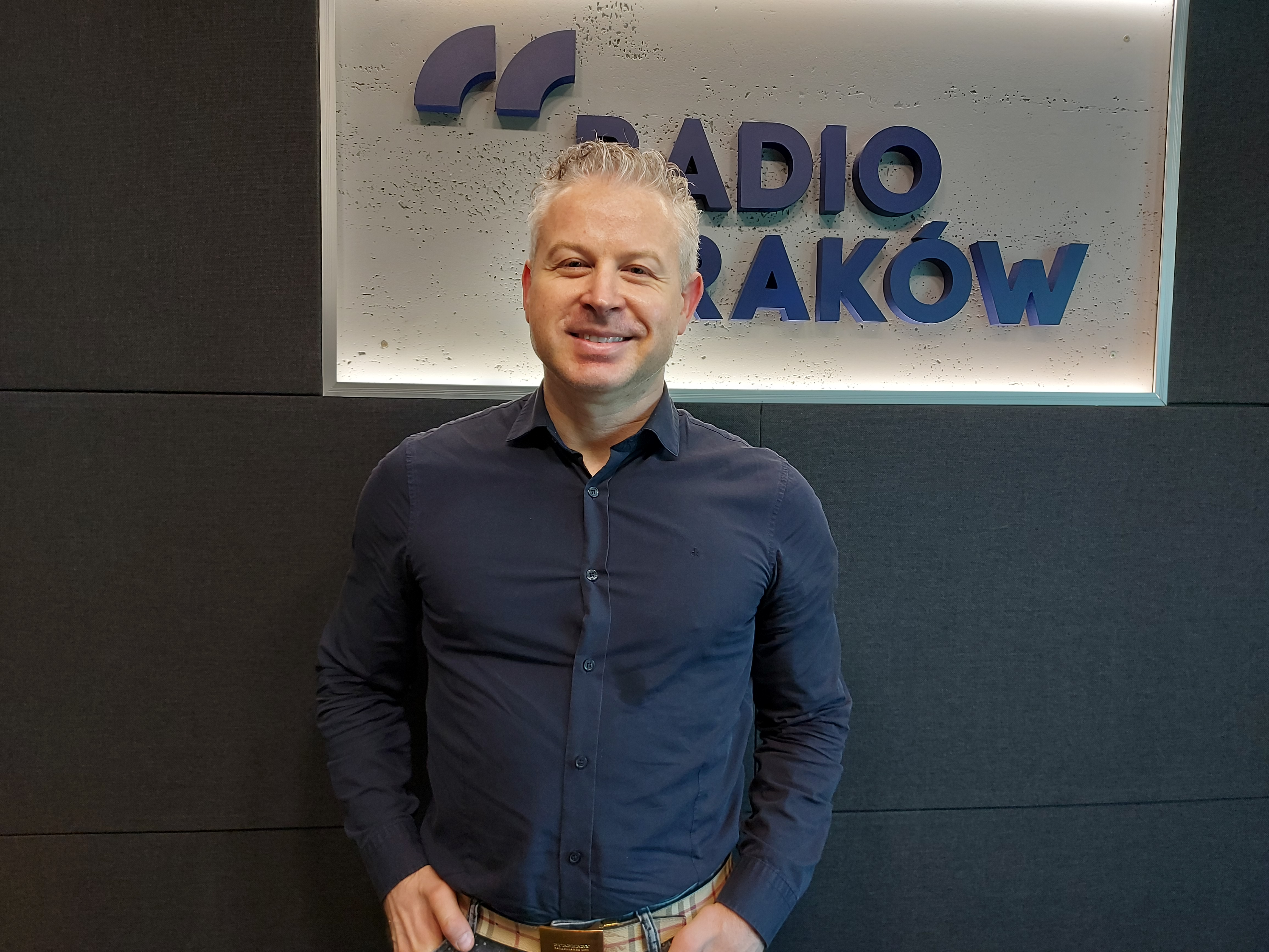 Dr Jakub Bukowczan w studiu Radia Kraków, fot. Sylwia Paszkowska 