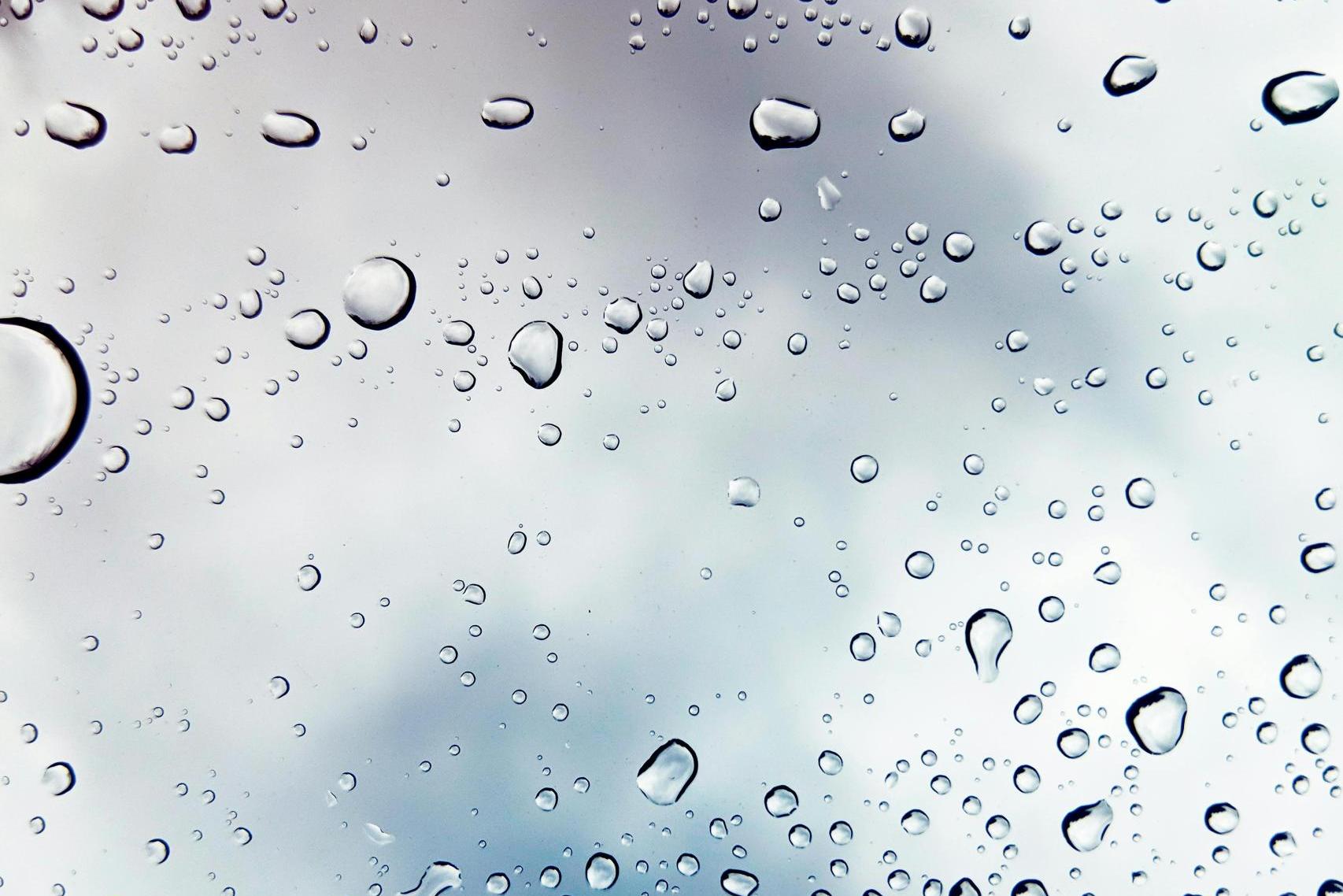 Załamanie pogody w Małopolsce. Będzie chłodno, deszczowo, spaść może także śnieg