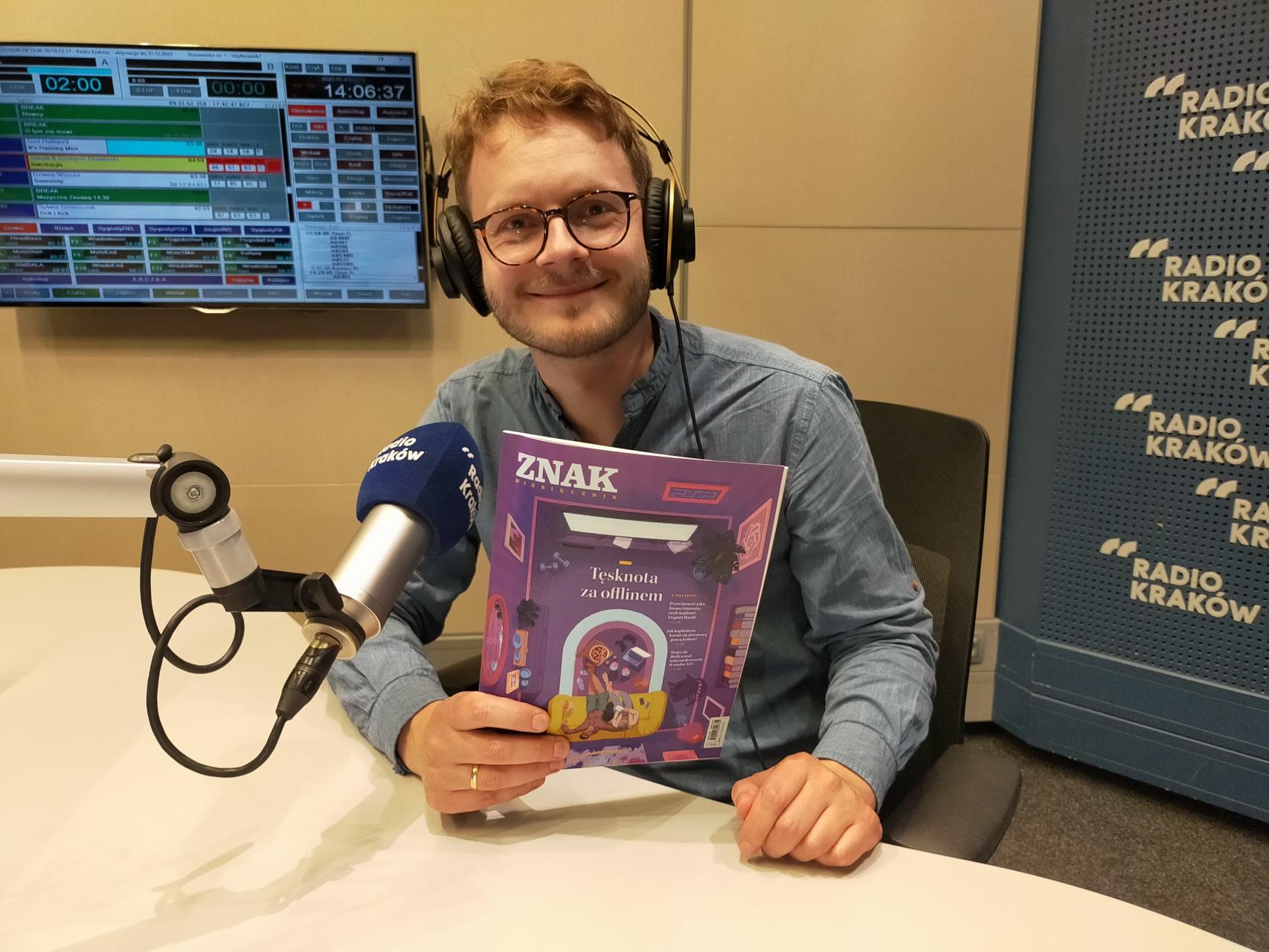 Tęsknota za offlinem - majowy Miesięcznik ZNAK