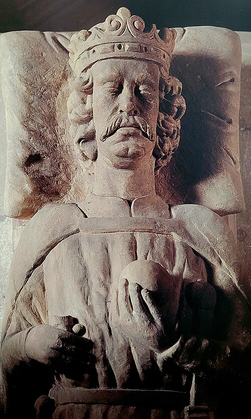 Fragment rzeźby nagrobnej Władysława Łokietka z Katedry Wawelskiej (fot. Bornholm/Wikipedia)