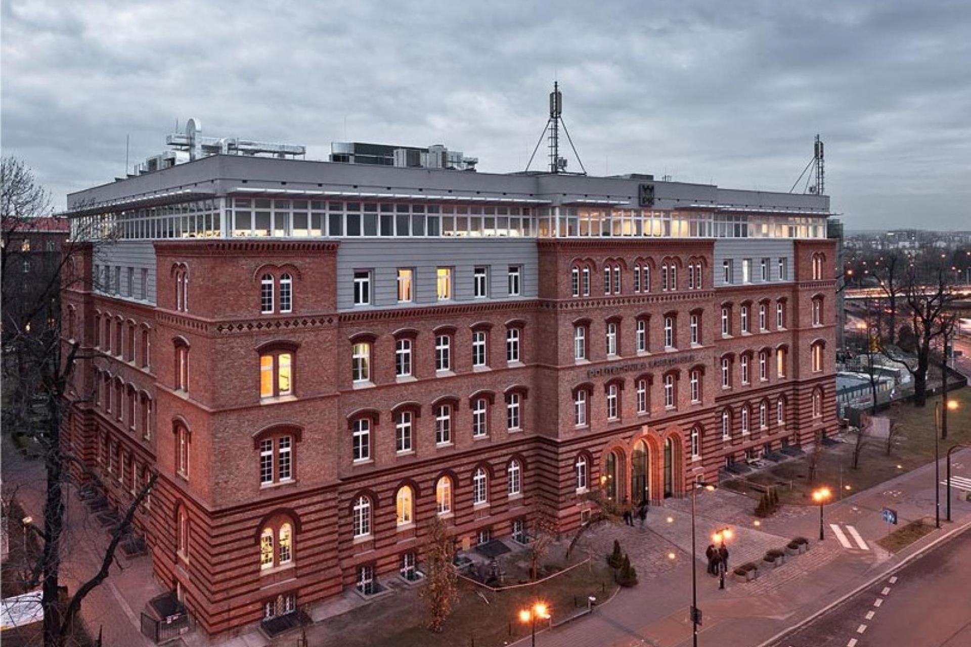 Student Politechniki Krakowskiej w zespole pracującym nad nowymi metodami leczenia astronautów