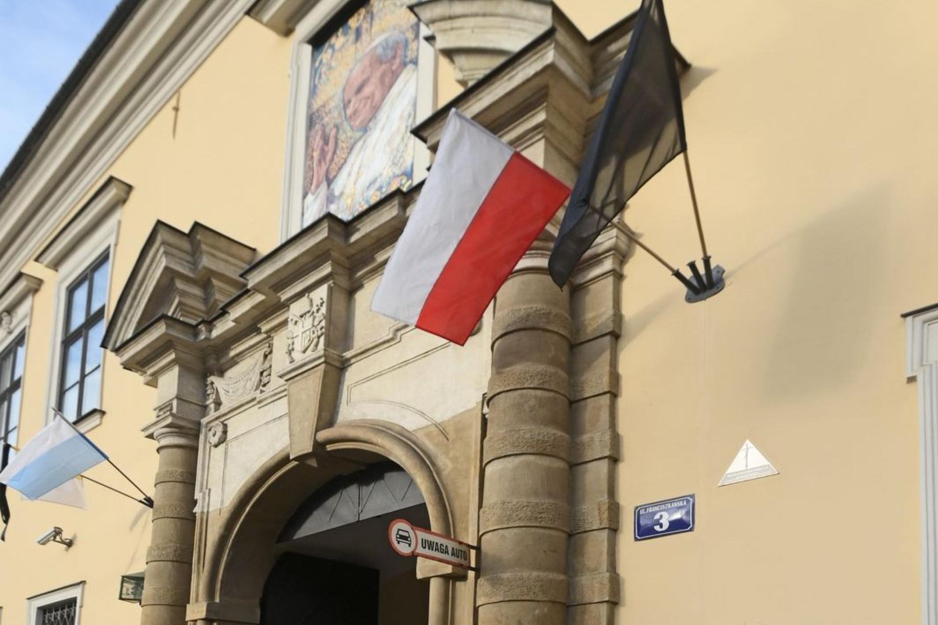 ?Kamienie wołać będą?. Protest przed krakowską kurią w obronie ofiar pedofilii w Kościele