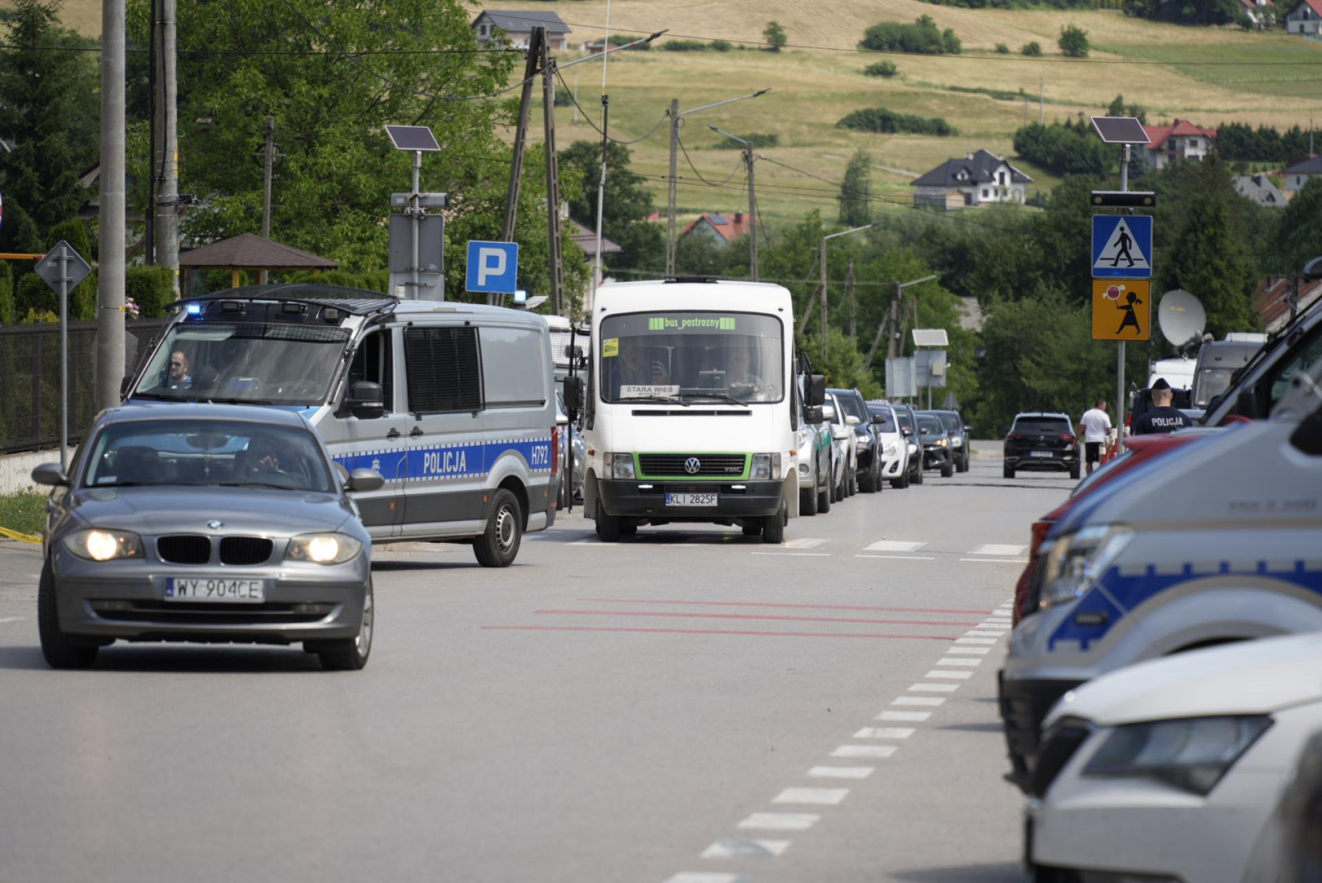 Była niebieska karta, była broń, ale nie było reakcji. ?Rodzina wiedziała, milczała?