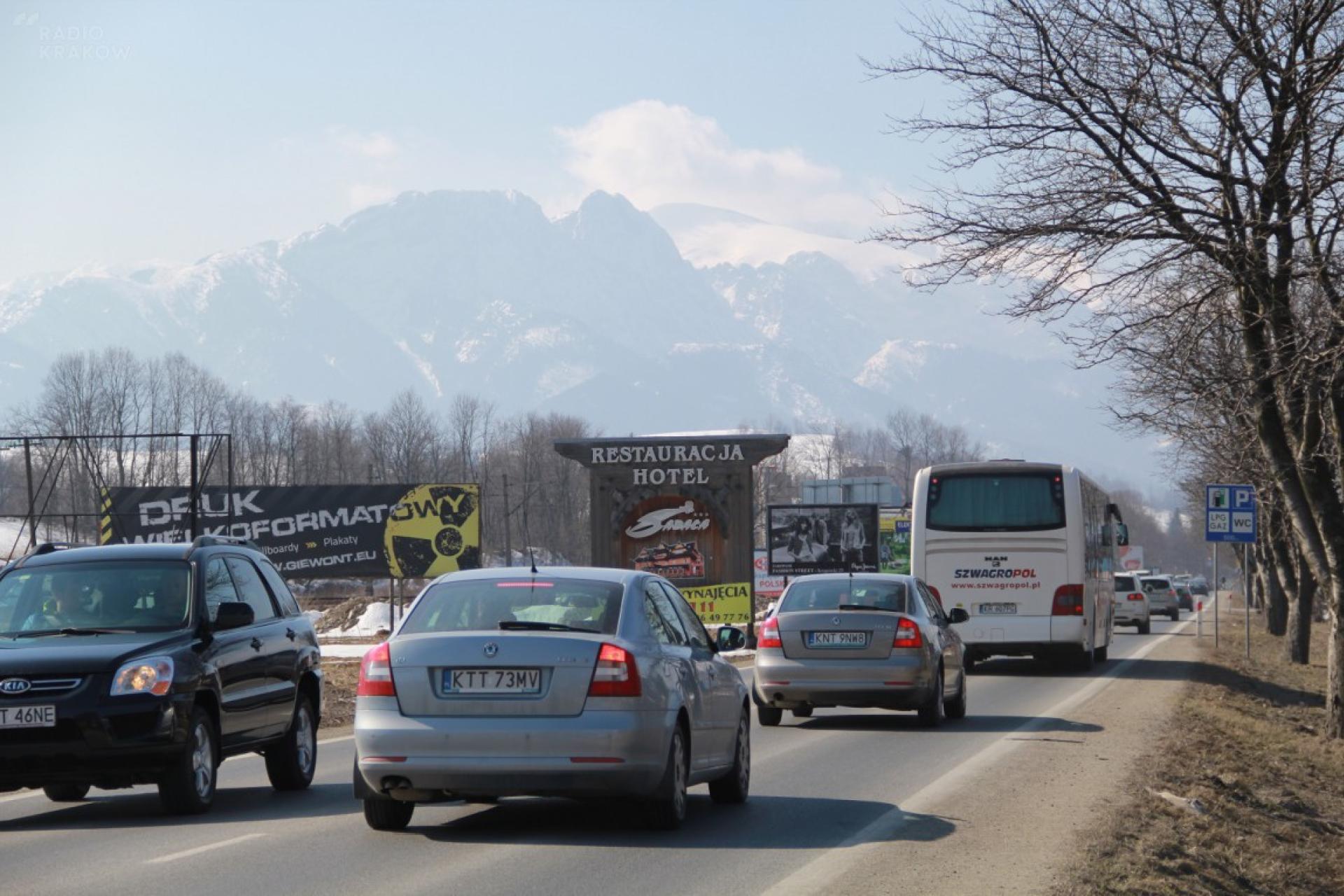 Wielkopowierzchniowe banery wzdłuż wjazdu do Zakopanego będą znikać?